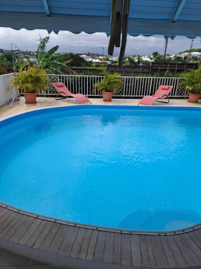 Lauraym 1 Hotel Baie-Mahault Exterior photo